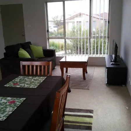 Entire 2Br Sunny House @Franklin, Canberra Exterior photo