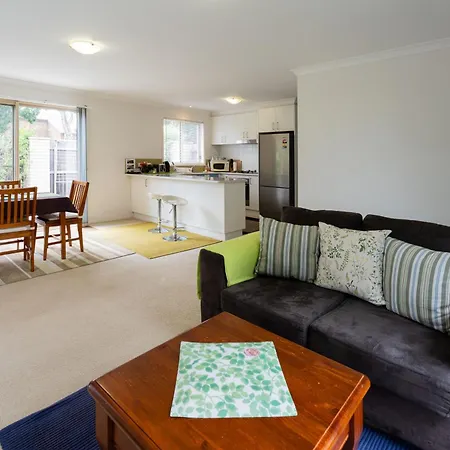 Entire 2Br Sunny House @Franklin, Canberra Exterior photo