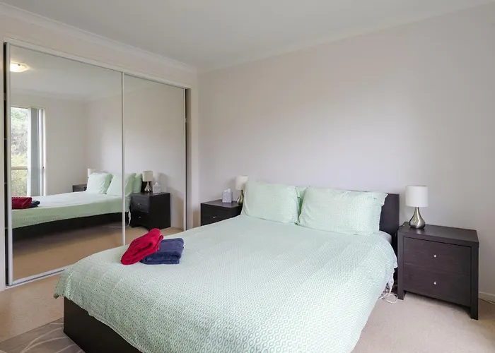 Entire 2Br Sunny House @Franklin, Canberra